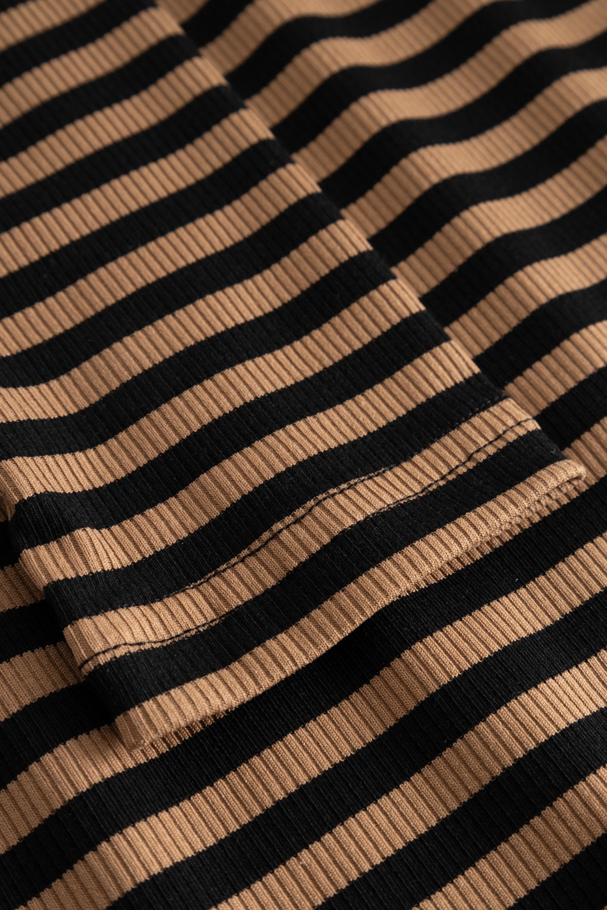 Luana Top Dark Sand Black Stripe