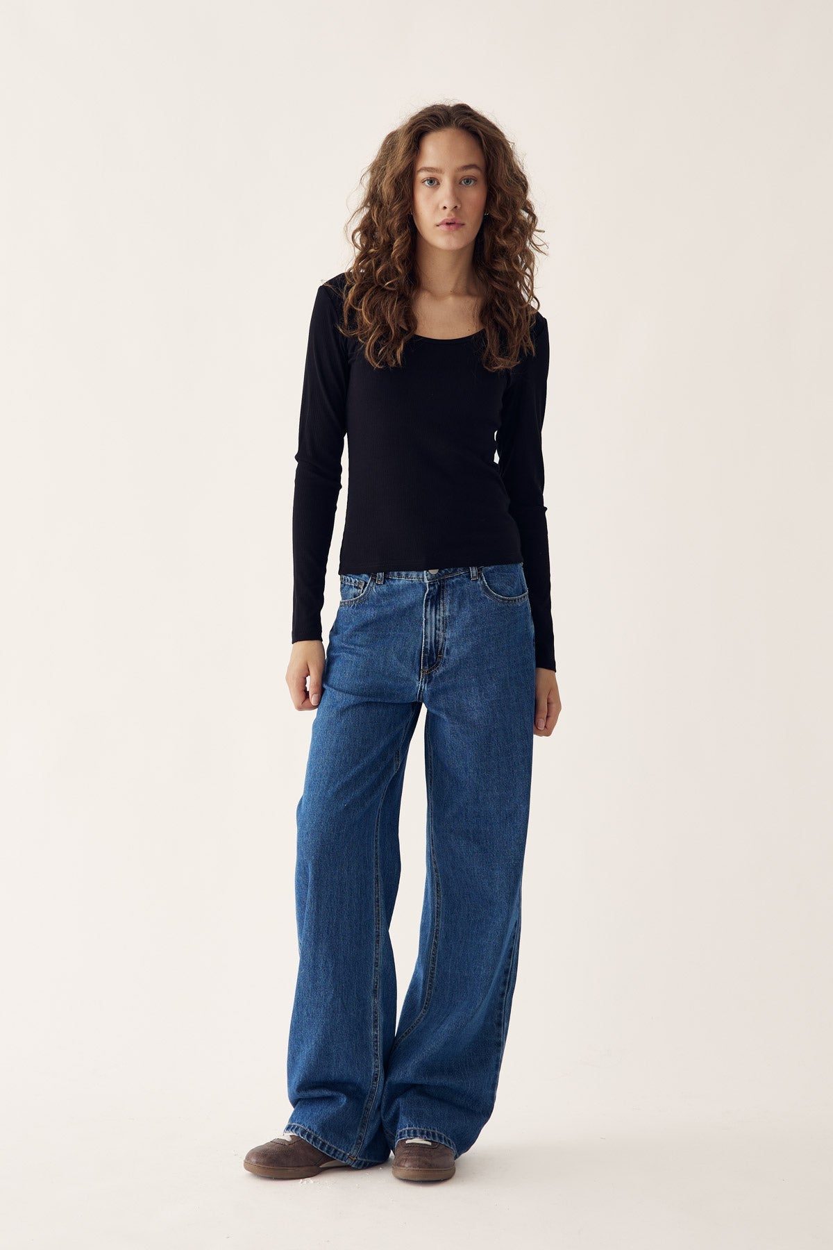 Leyton Top Black