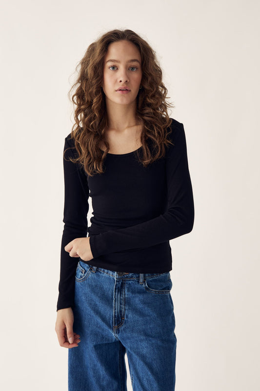 Leyton Top Black